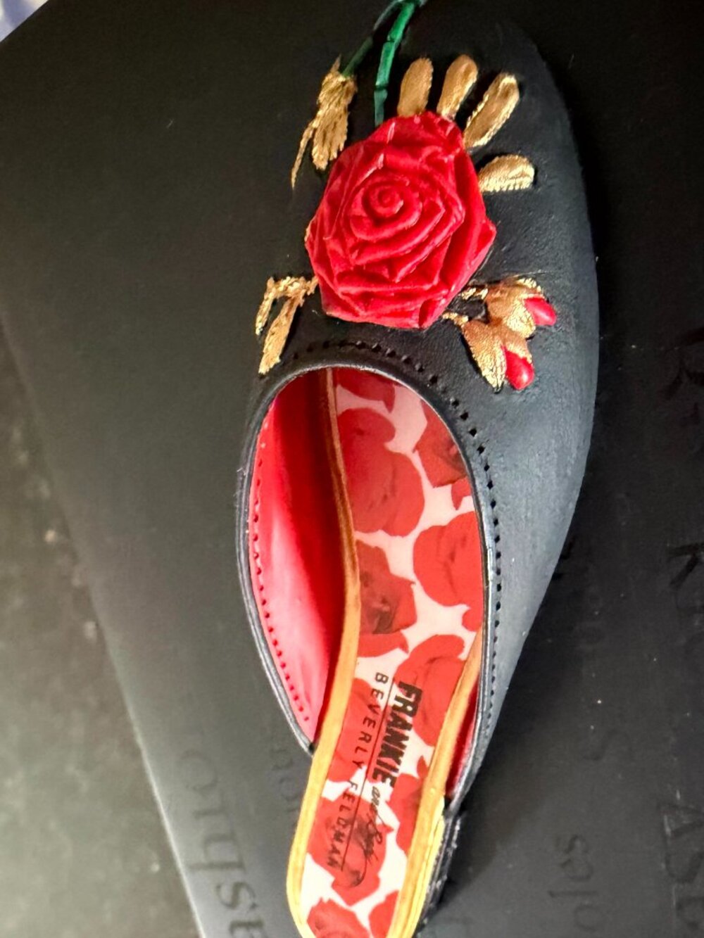Just the Right Shoe Rosie Toes 25341 Red Rose Mule Figurine Box